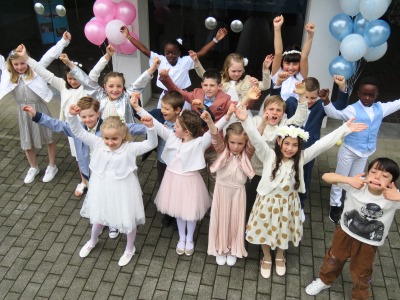 Eerste communie 2024 - Sint-Anna-ten-Drieënparochie, Antwerpen Linkeroever - Zaterdag 27 april 2024